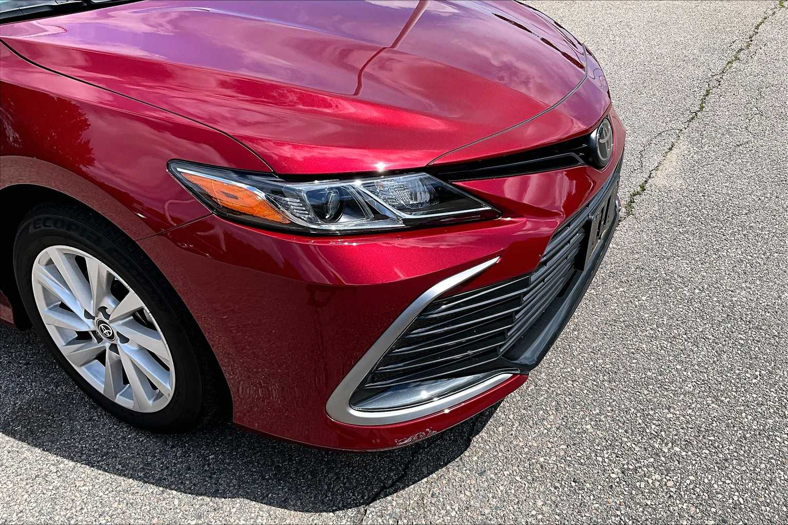 2022 Toyota Camry LE - Photo 5