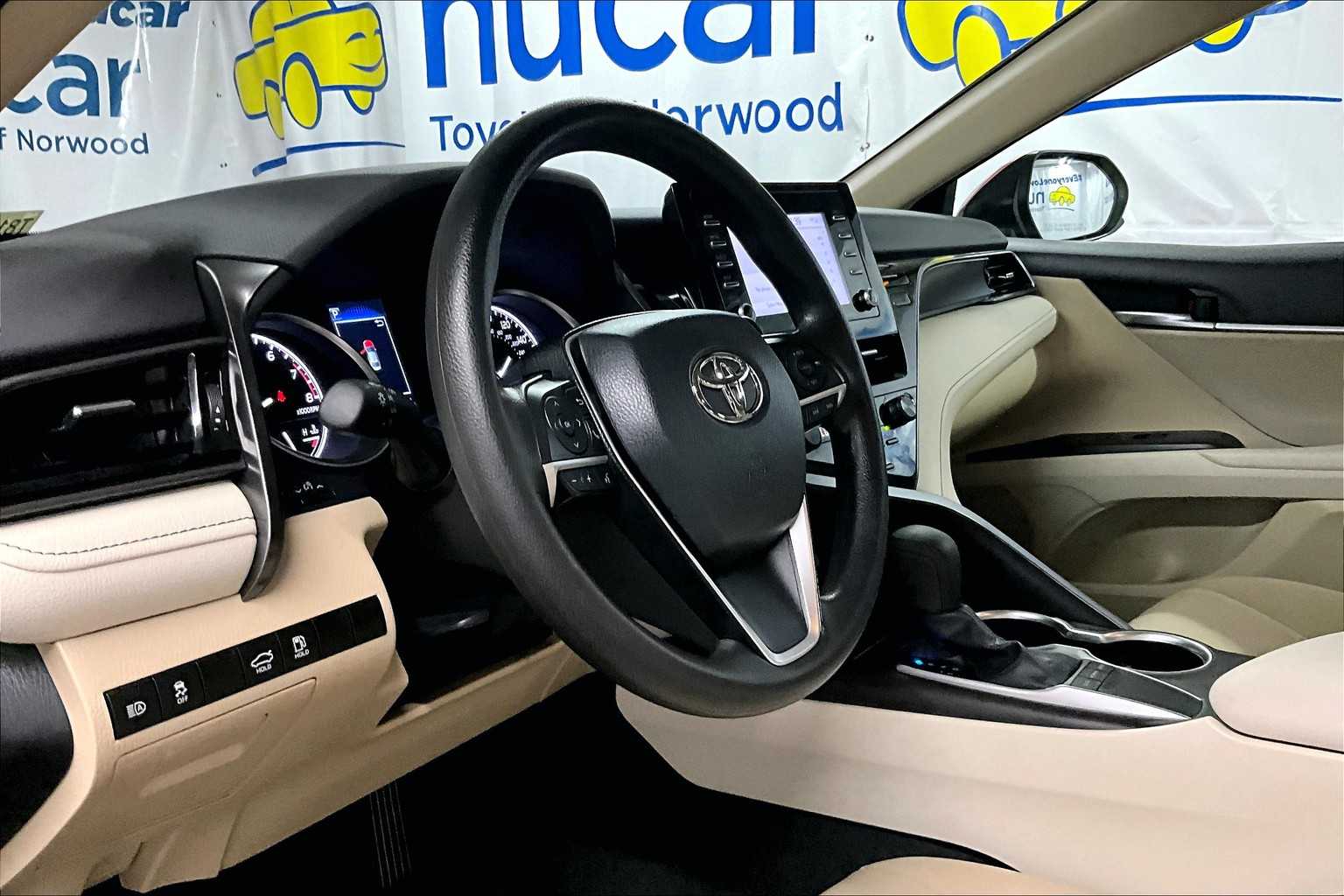 2022 Toyota Camry LE - Photo 8