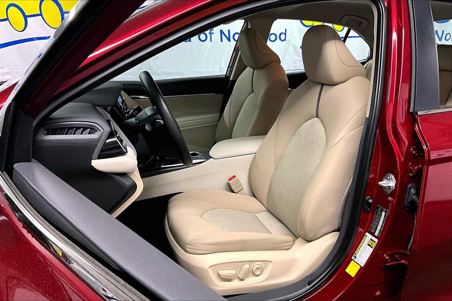 2022 Toyota Camry LE - Photo 10