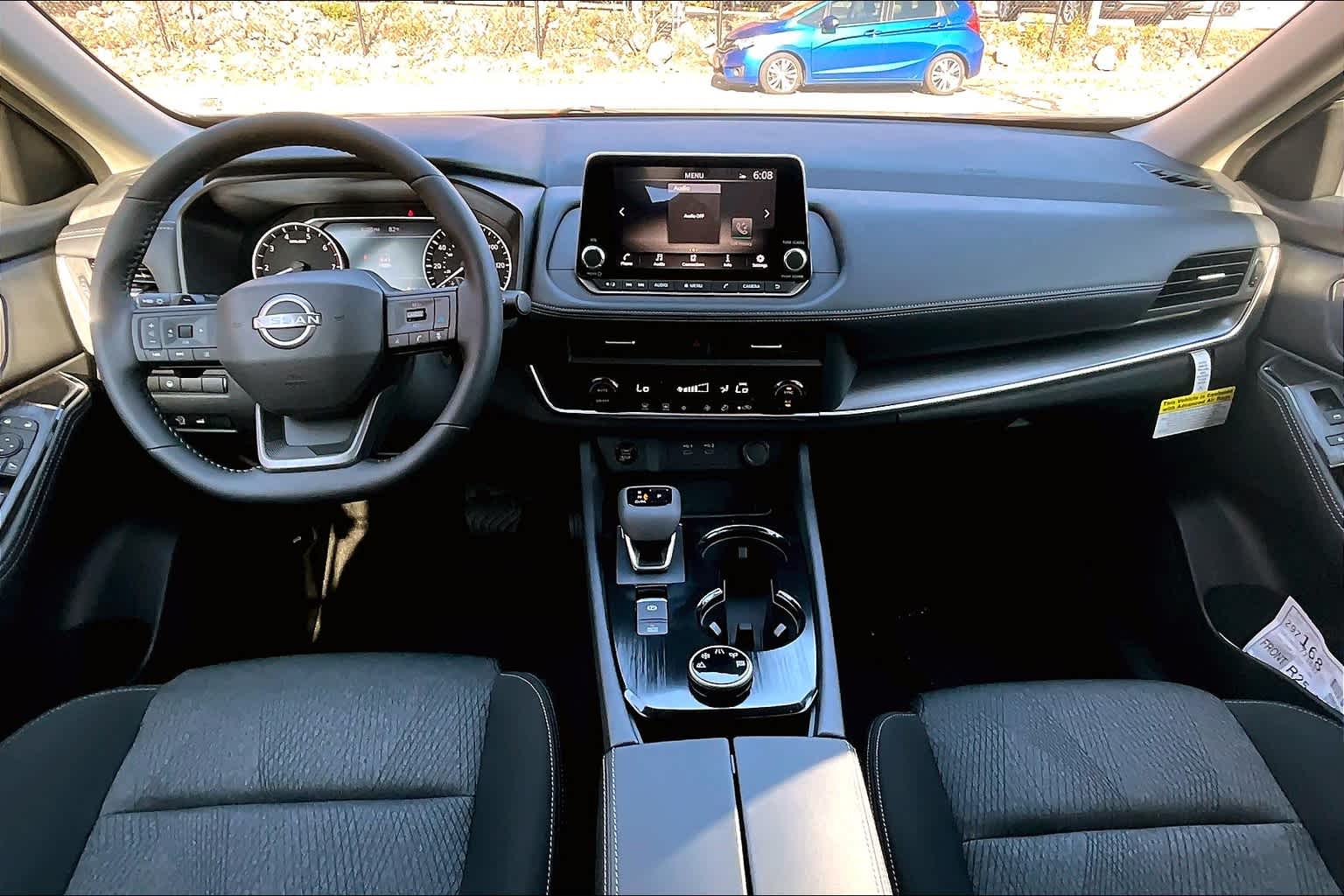 2025 Nissan Rogue SV - Photo 11
