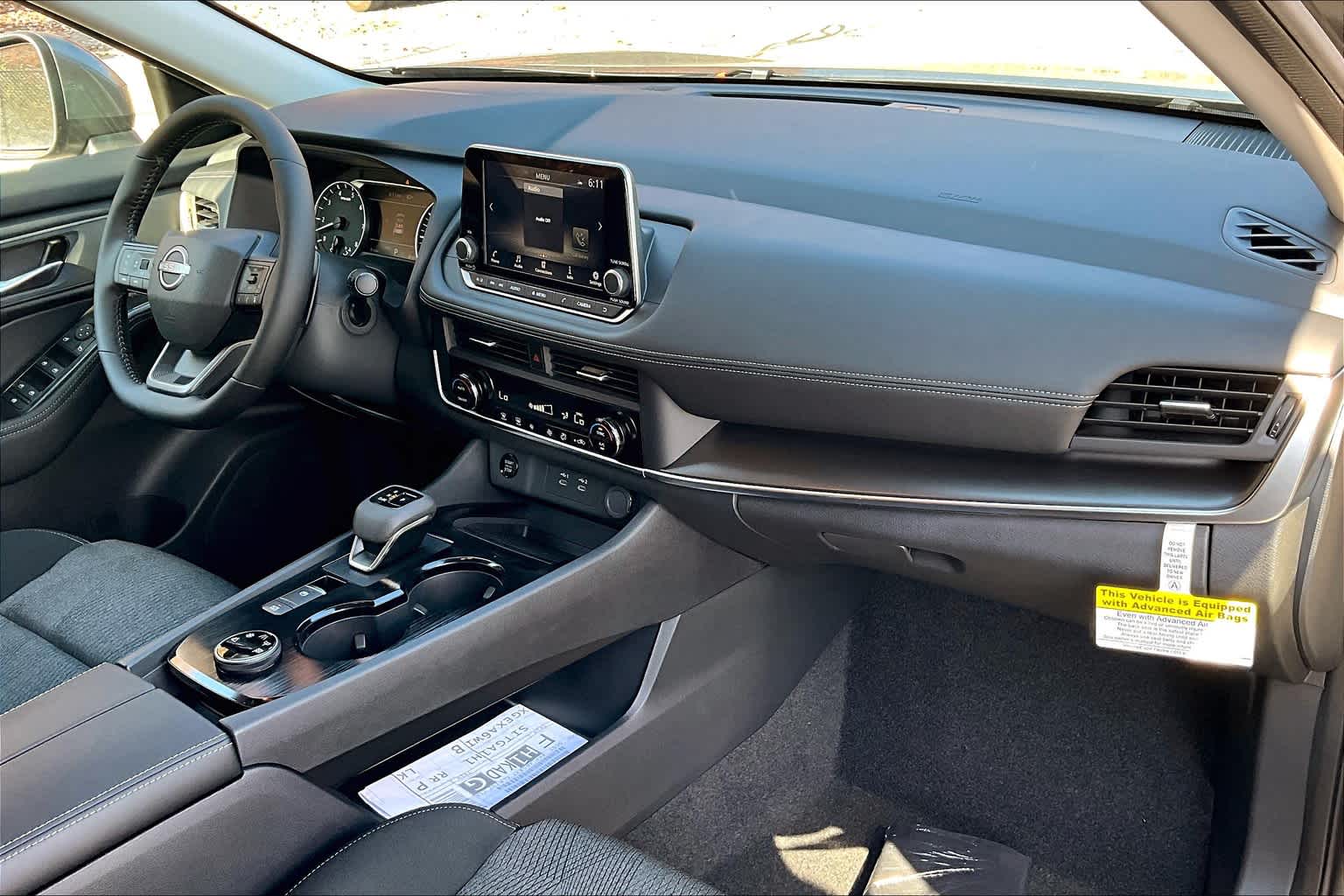 2025 Nissan Rogue SV - Photo 9