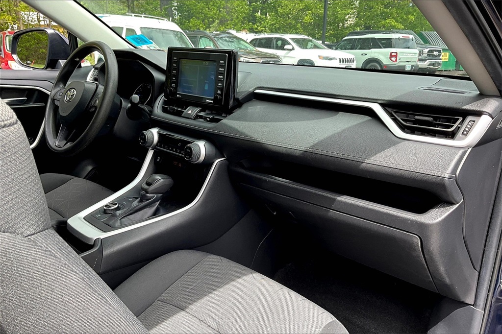 2021 Toyota RAV4 Hybrid XLE - Photo 14