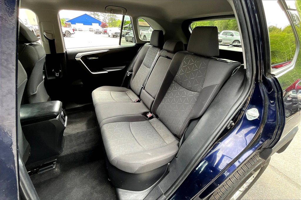 2021 Toyota RAV4 Hybrid XLE - Photo 15