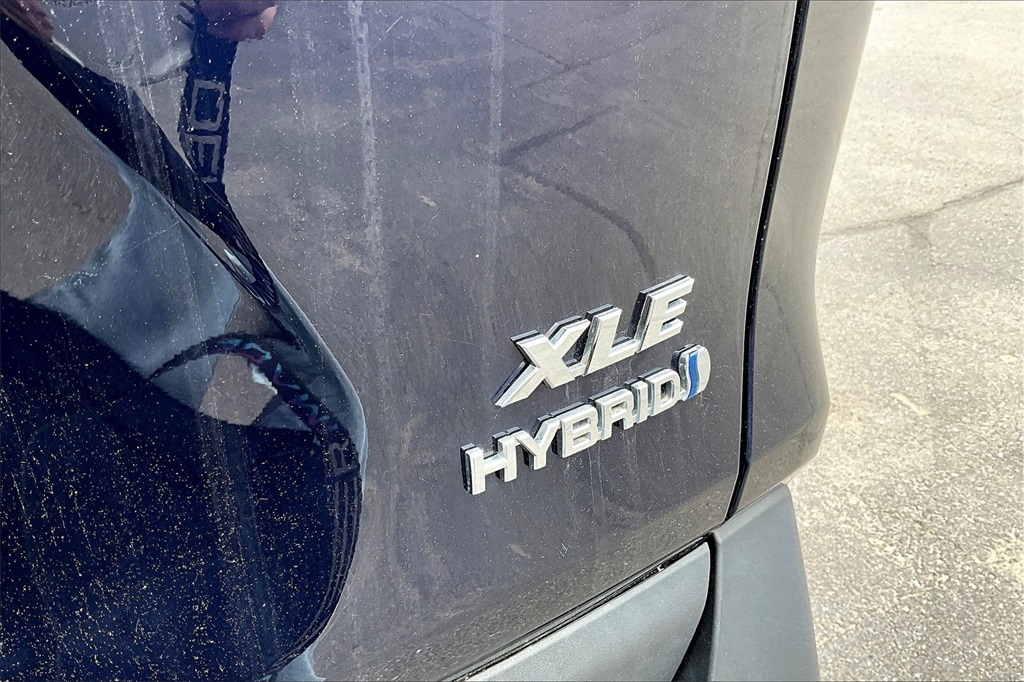 2021 Toyota RAV4 Hybrid XLE - Photo 27