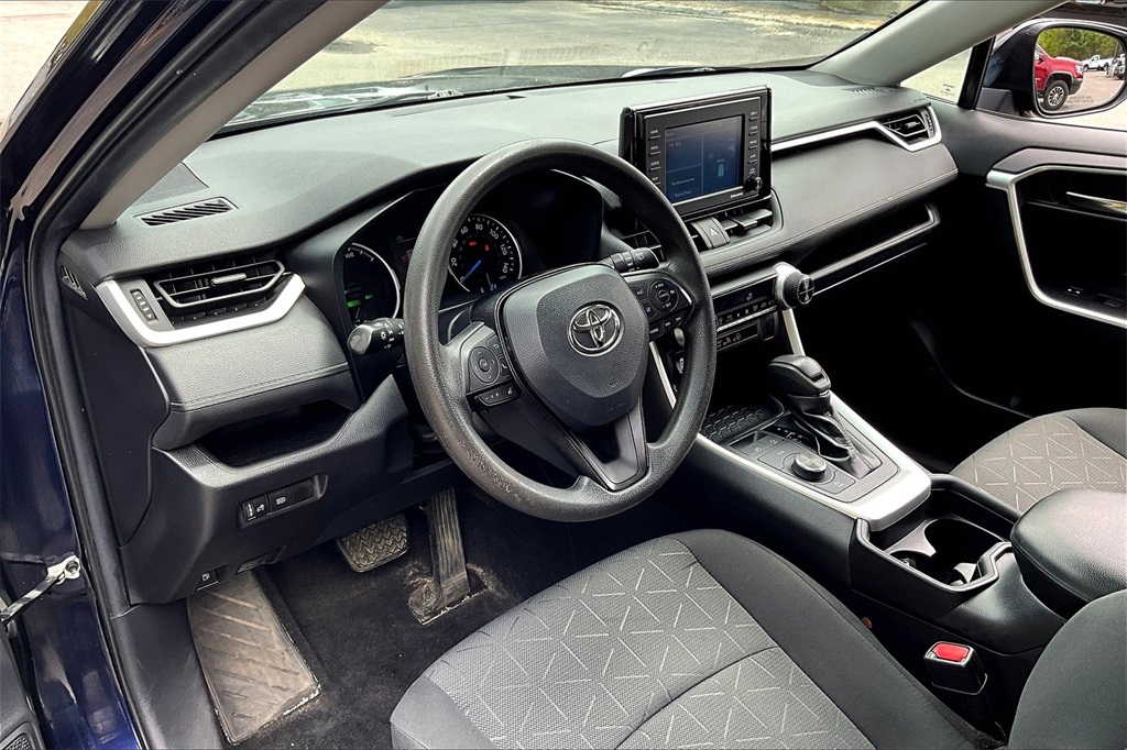 2021 Toyota RAV4 Hybrid XLE - Photo 8