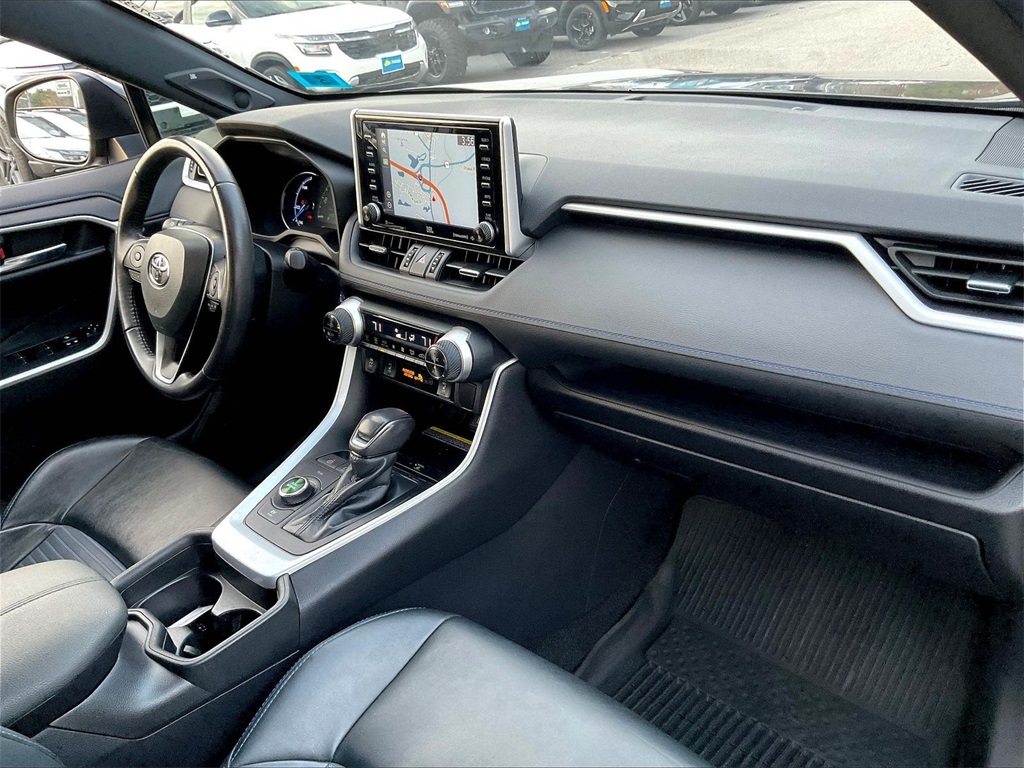 2021 Toyota RAV4 Hybrid XSE - Photo 13