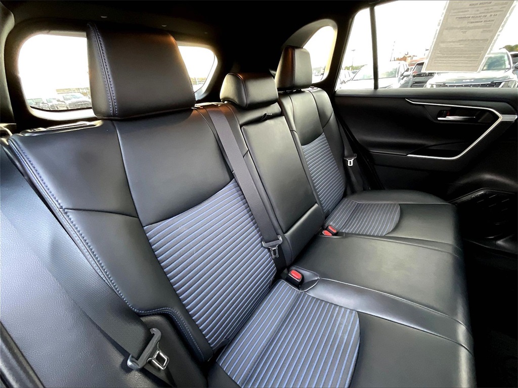 2021 Toyota RAV4 Hybrid XSE - Photo 15