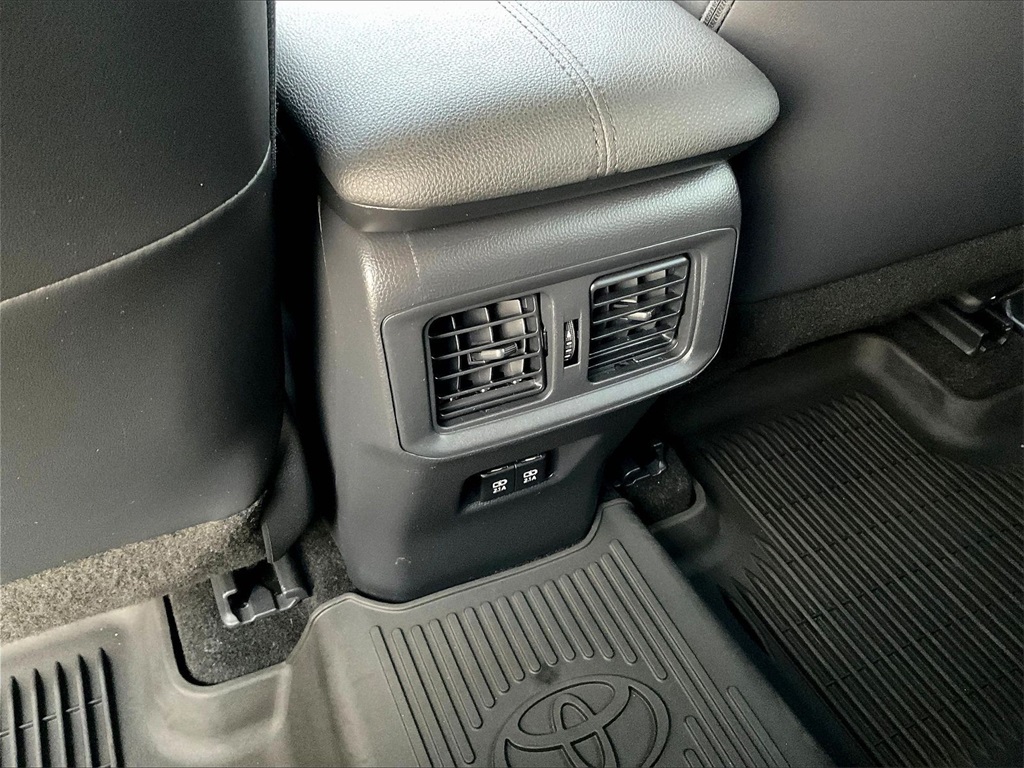 2021 Toyota RAV4 Hybrid XSE - Photo 27