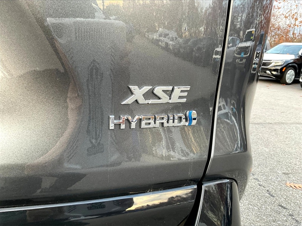 2021 Toyota RAV4 Hybrid XSE - Photo 28