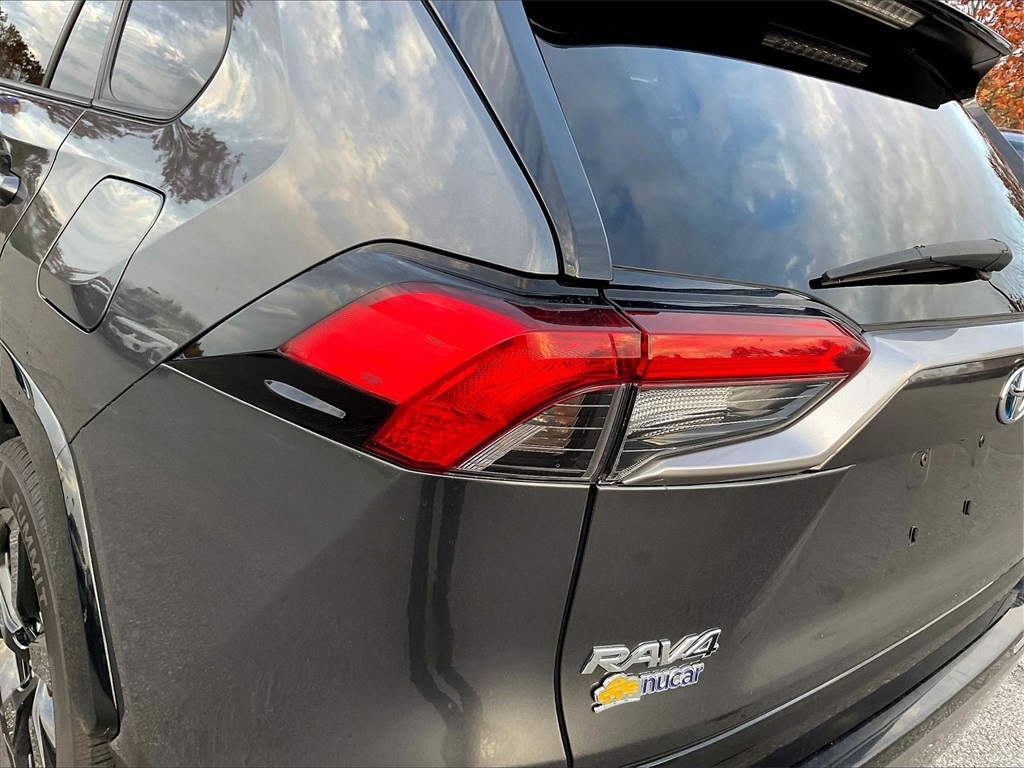 2021 Toyota RAV4 Hybrid XSE - Photo 32