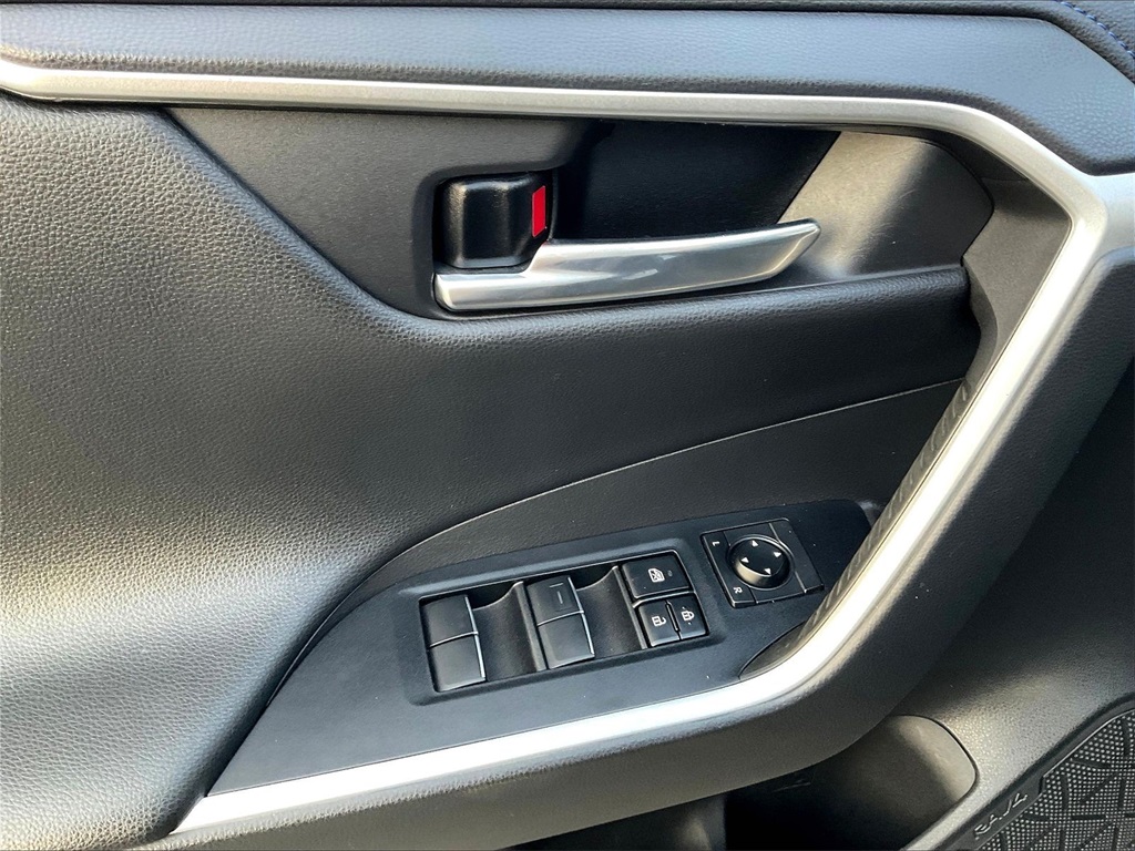 2021 Toyota RAV4 Hybrid XSE - Photo 38