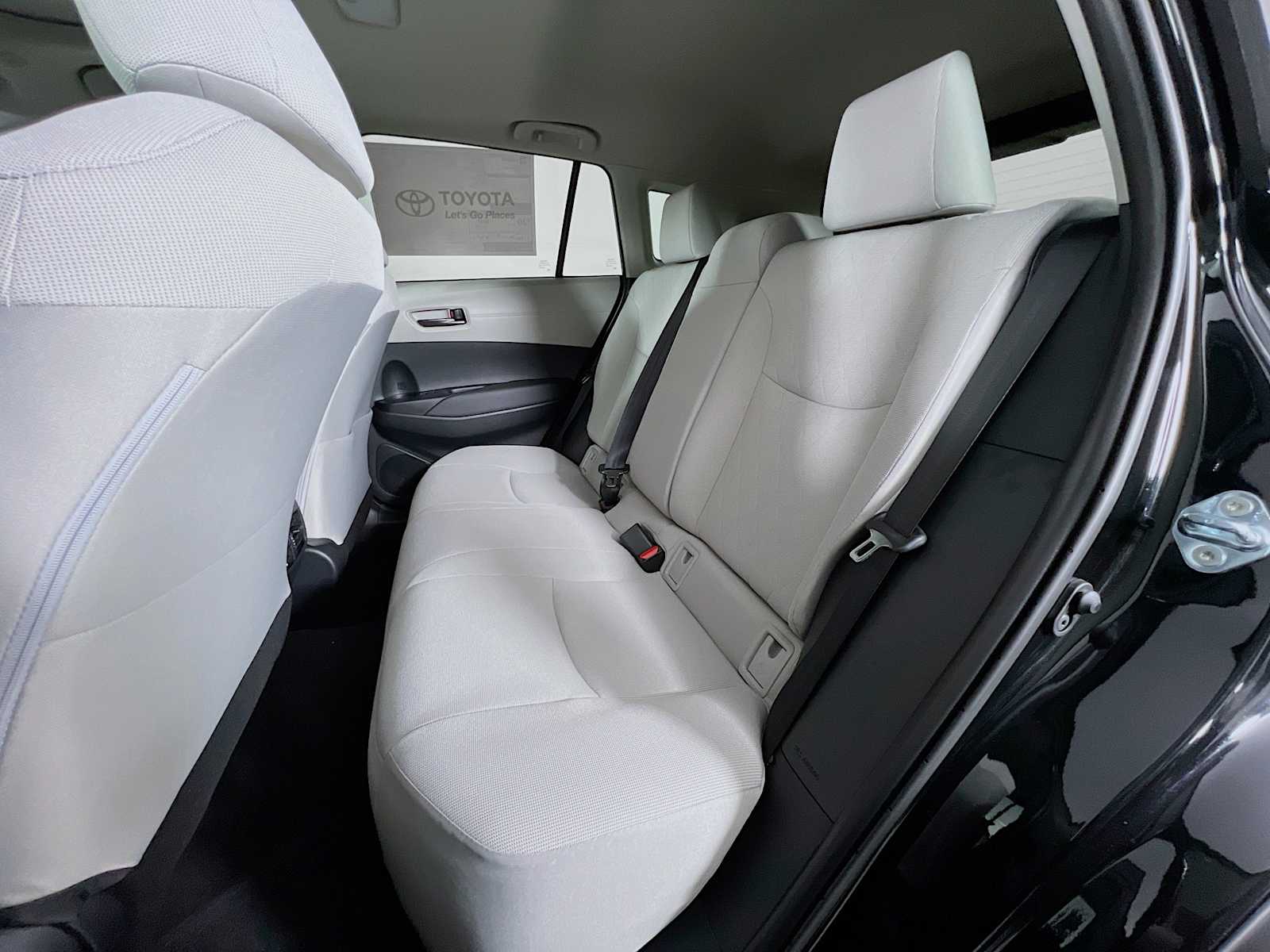 2026 Toyota Corolla Cross LE - Photo 13