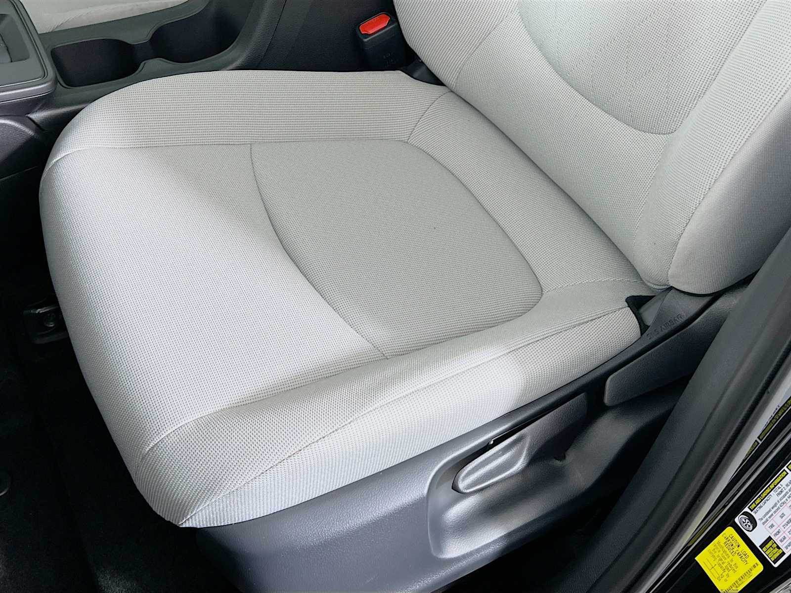 2026 Toyota Corolla Cross LE - Photo 17