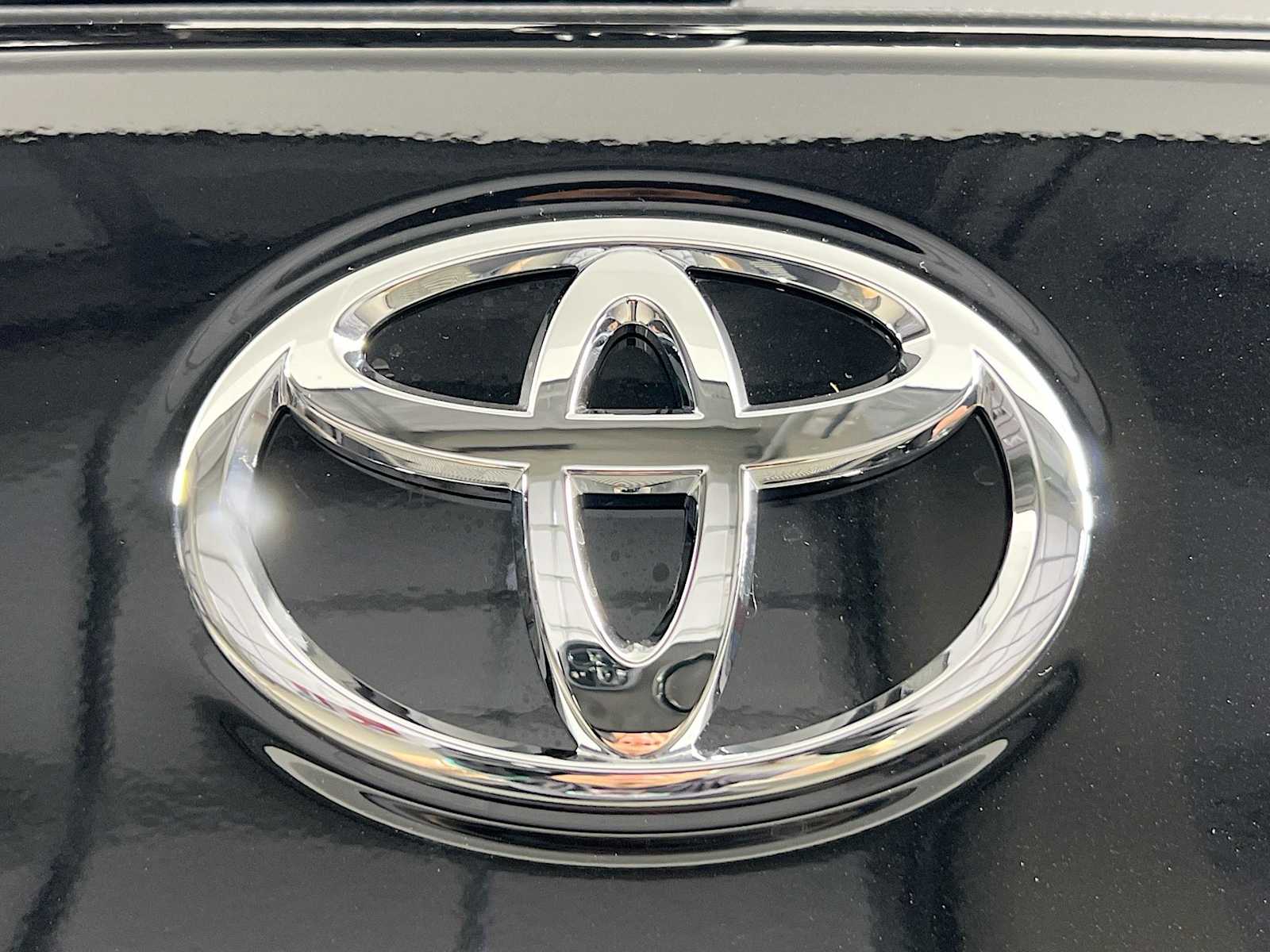 2026 Toyota Corolla Cross LE - Photo 18