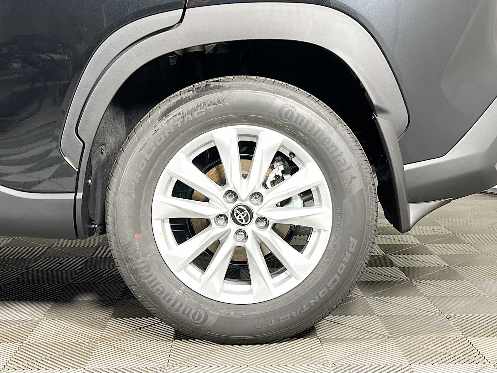 2026 Toyota Corolla Cross LE - Photo 19
