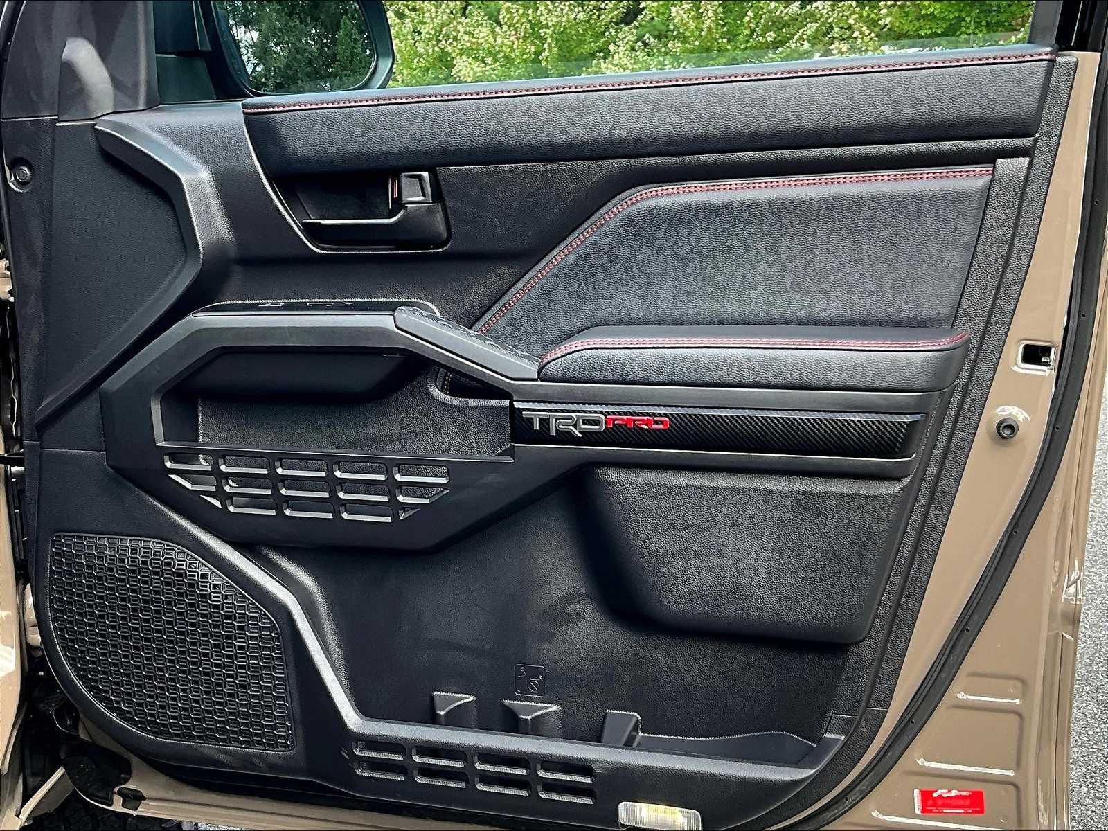 2025 Toyota Tacoma TRD Pro Hybrid - Photo 12