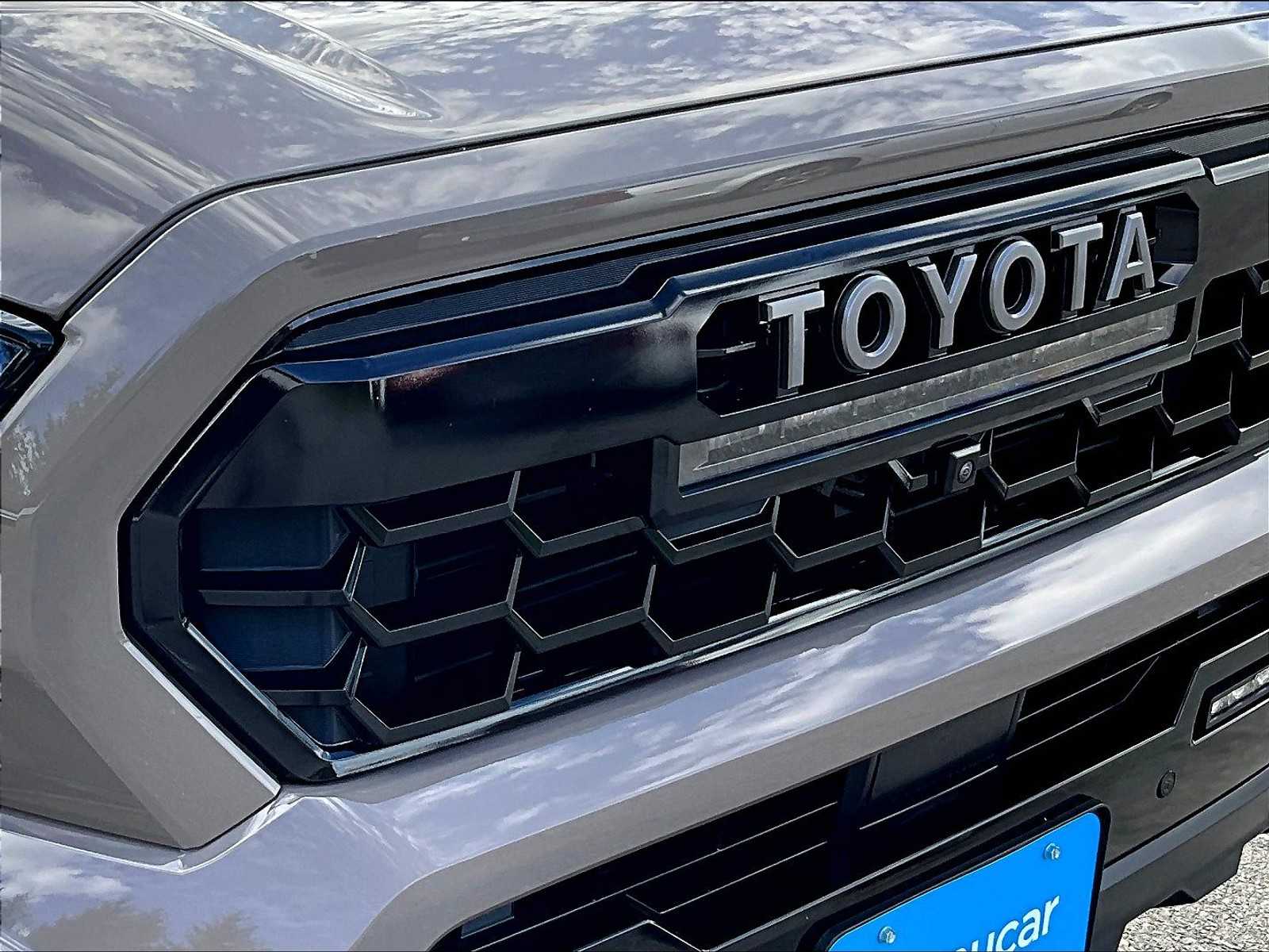 2025 Toyota Tacoma TRD Pro Hybrid - Photo 33