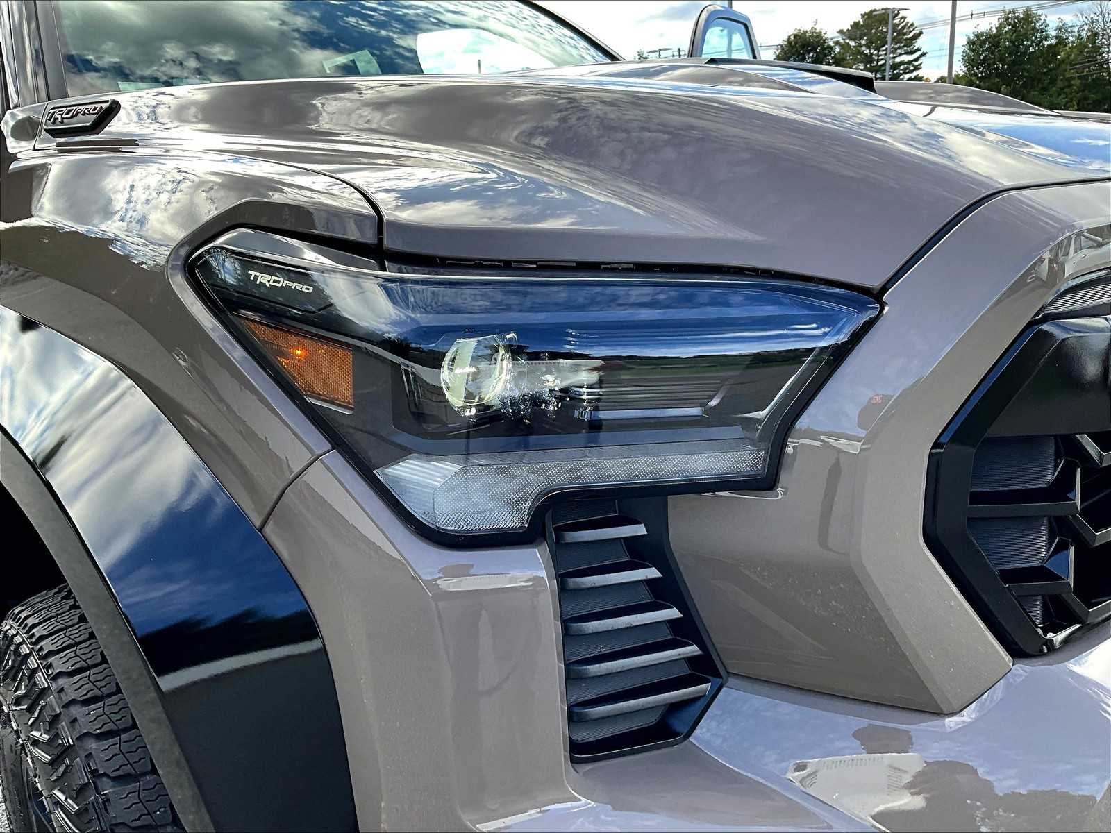 2025 Toyota Tacoma TRD Pro Hybrid - Photo 34