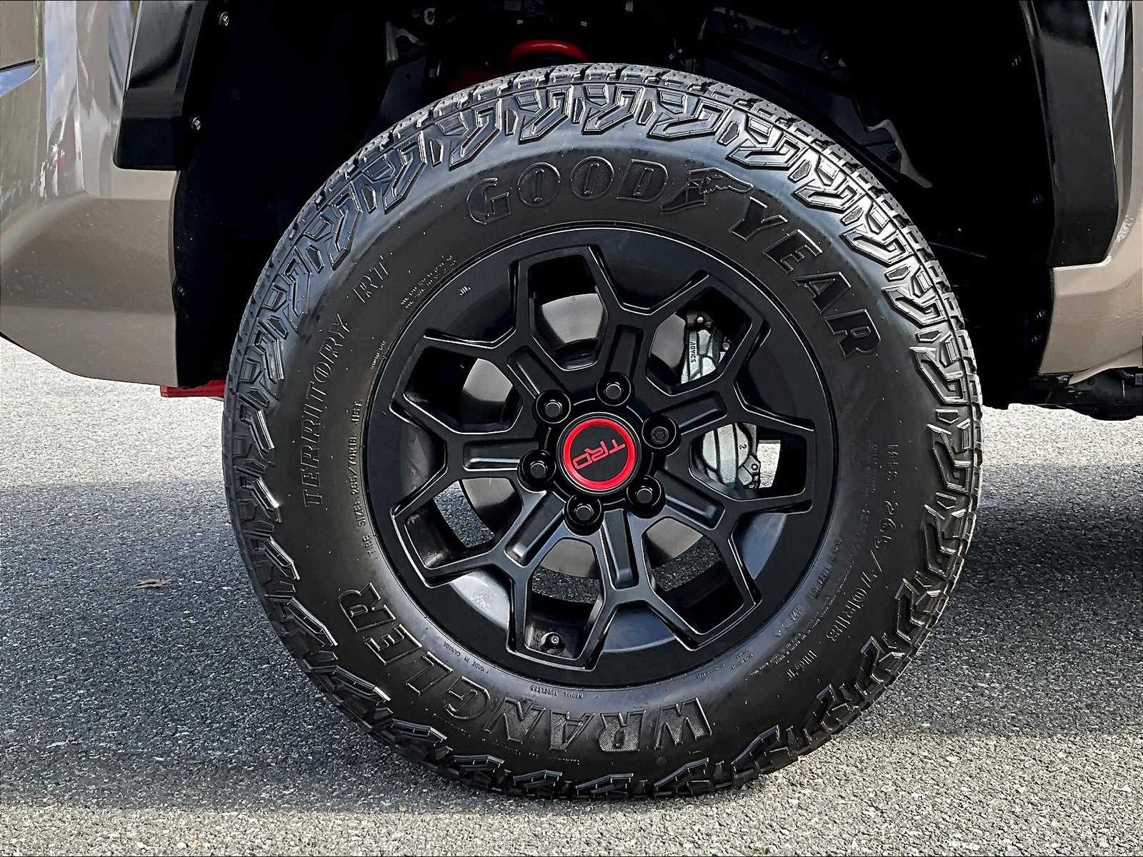 2025 Toyota Tacoma TRD Pro Hybrid - Photo 7