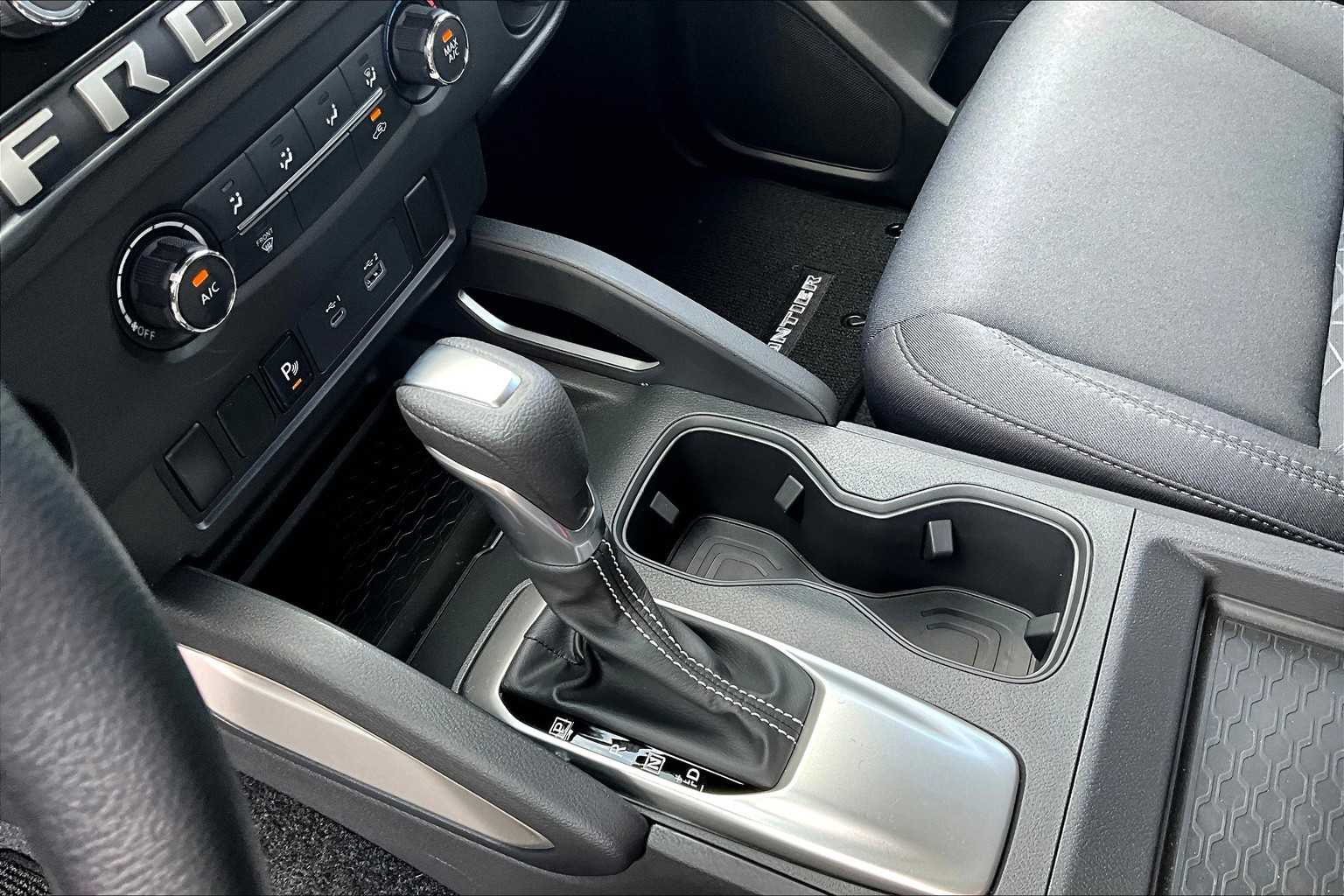 2025 Nissan Frontier SV - Photo 20