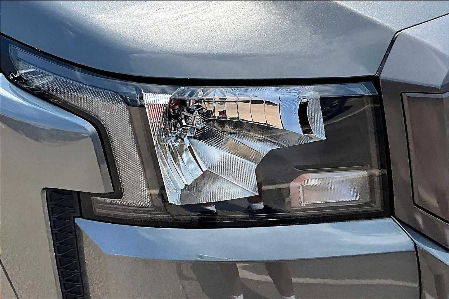 2025 Nissan Frontier SV - Photo 32