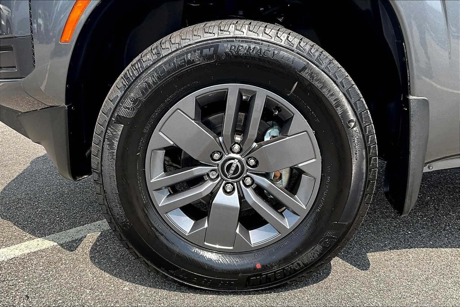 2025 Nissan Frontier SV - Photo 7