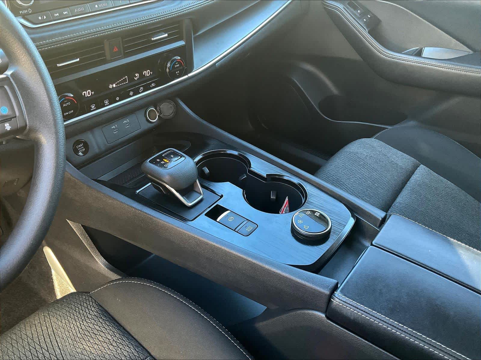 2024 Nissan Rogue SV - Photo 20