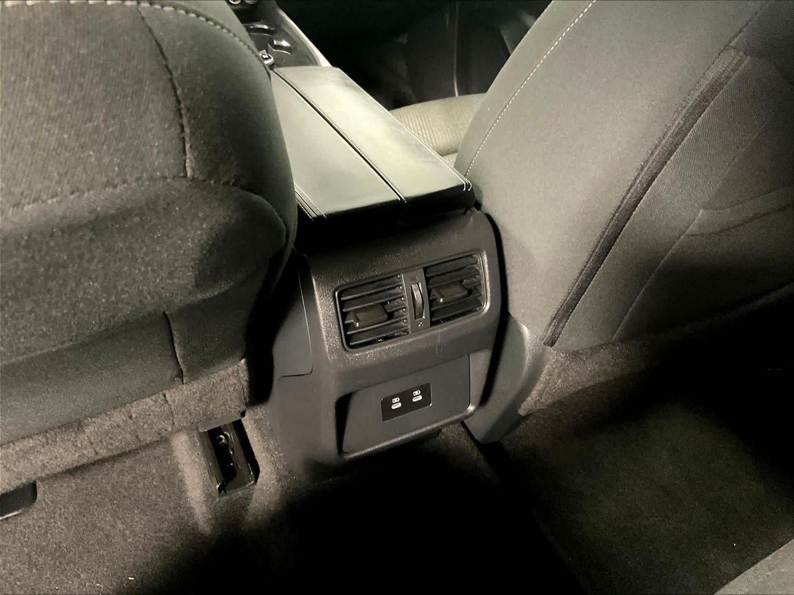 2024 Nissan Rogue SV - Photo 27