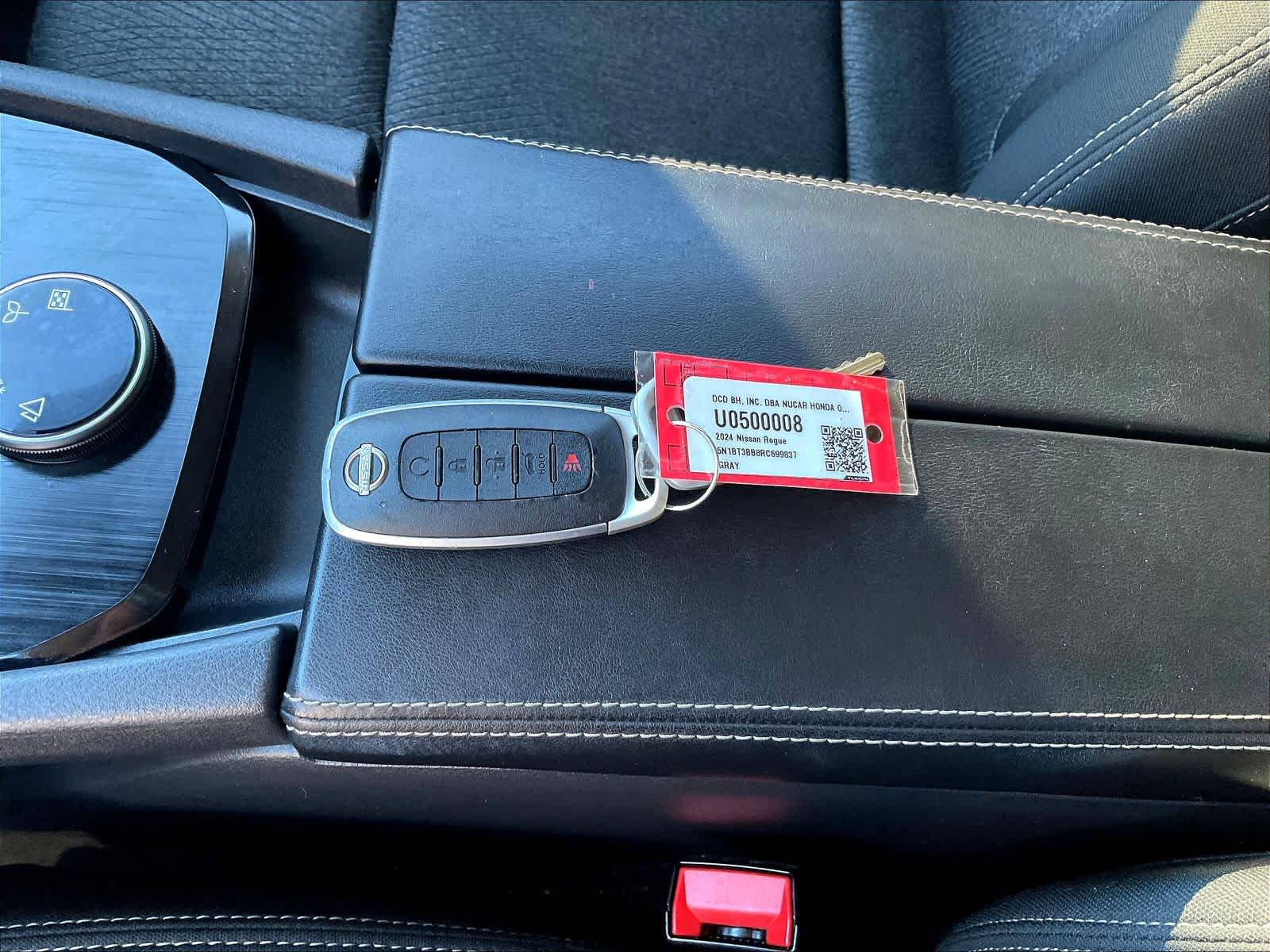 2024 Nissan Rogue SV - Photo 30