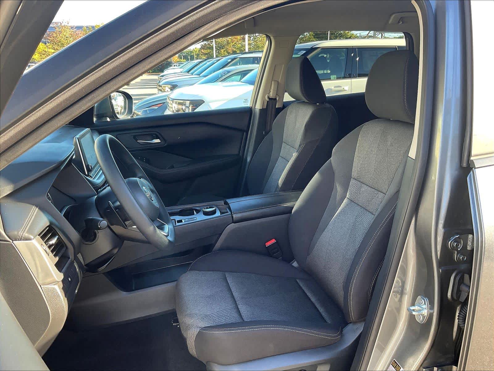 2024 Nissan Rogue SV - Photo 10