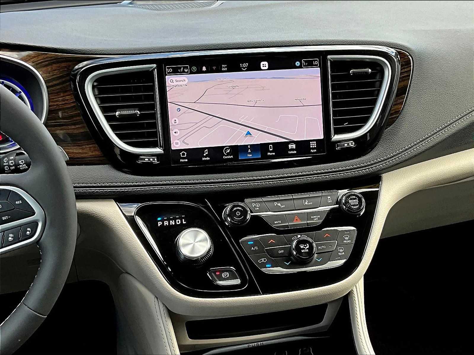 2023 Chrysler Pacifica Hybrid Limited - Photo 19