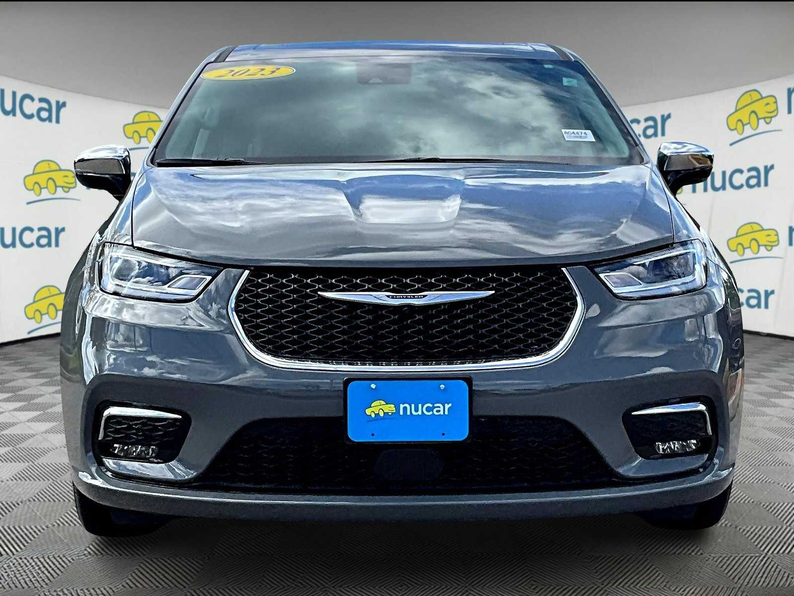 2023 Chrysler Pacifica Hybrid Limited - Photo 2