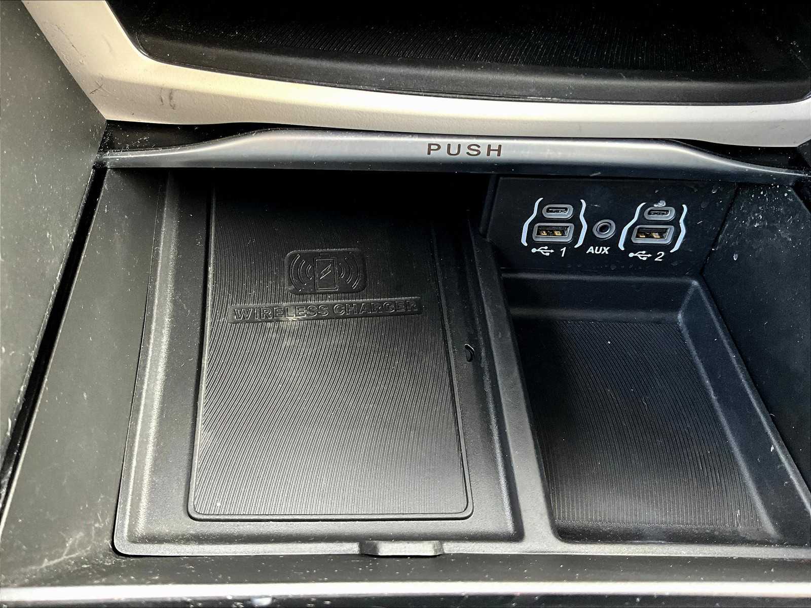 2023 Chrysler Pacifica Hybrid Limited - Photo 27