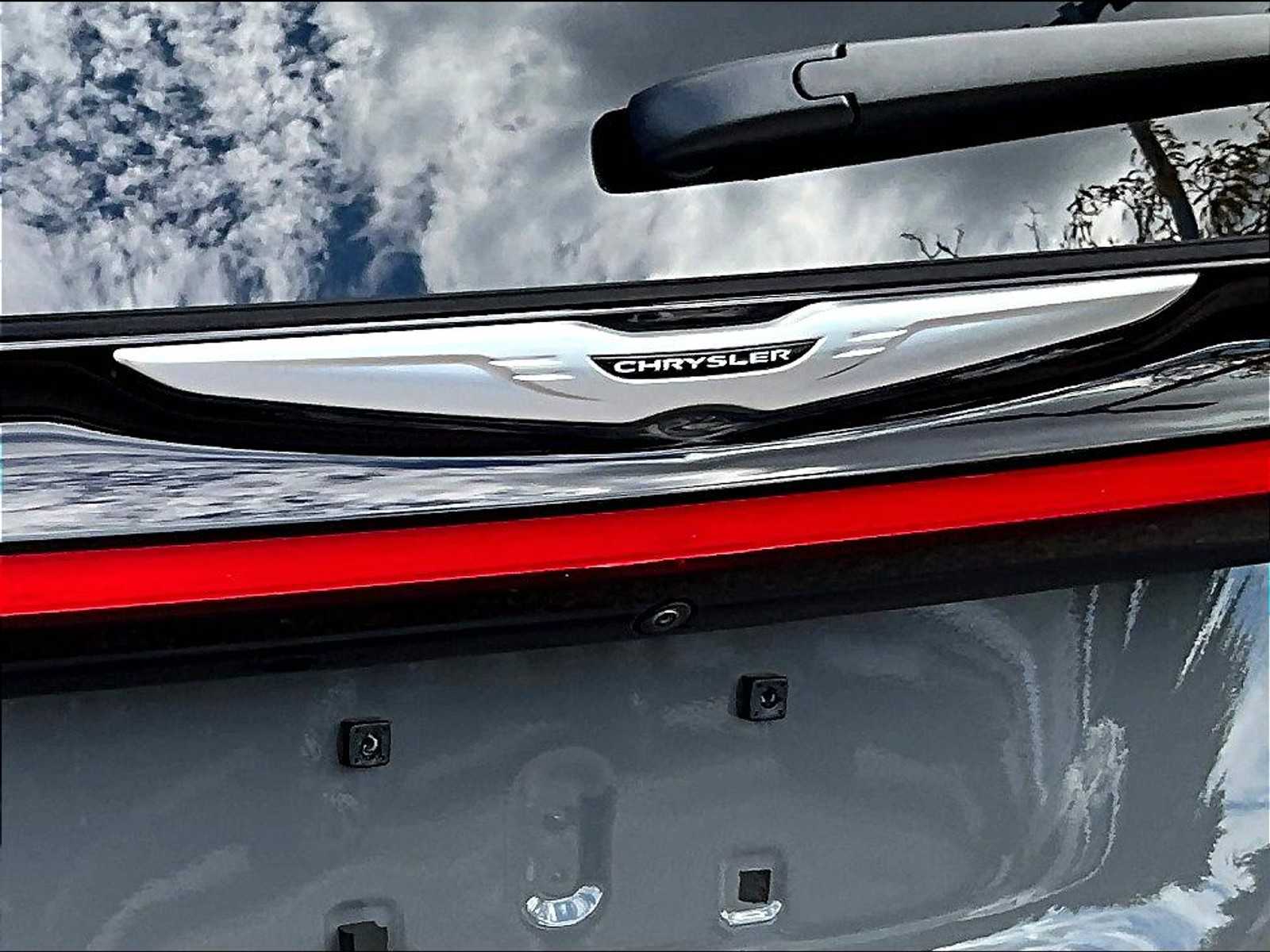 2023 Chrysler Pacifica Hybrid Limited - Photo 28