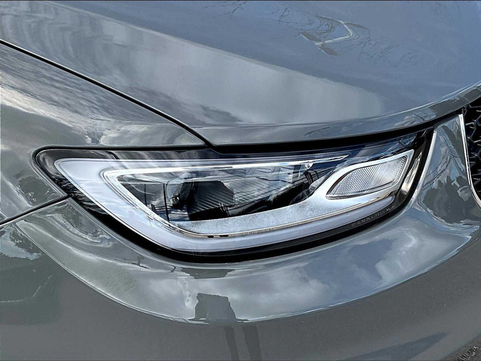 2023 Chrysler Pacifica Hybrid Limited - Photo 32