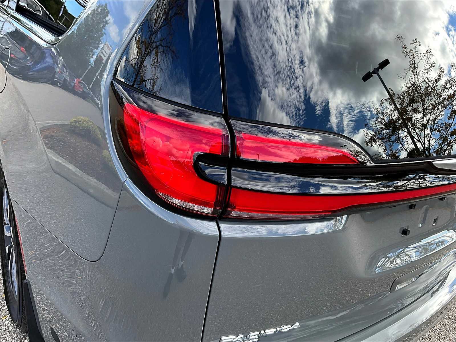 2023 Chrysler Pacifica Hybrid Limited - Photo 33