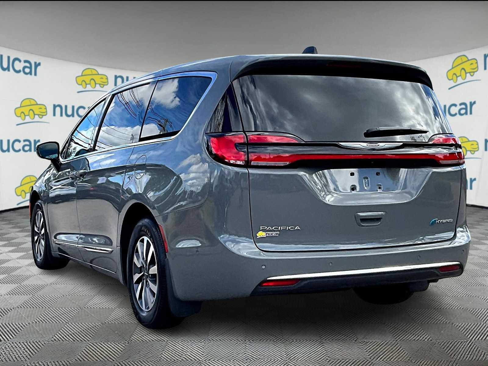 2023 Chrysler Pacifica Hybrid Limited - Photo 4