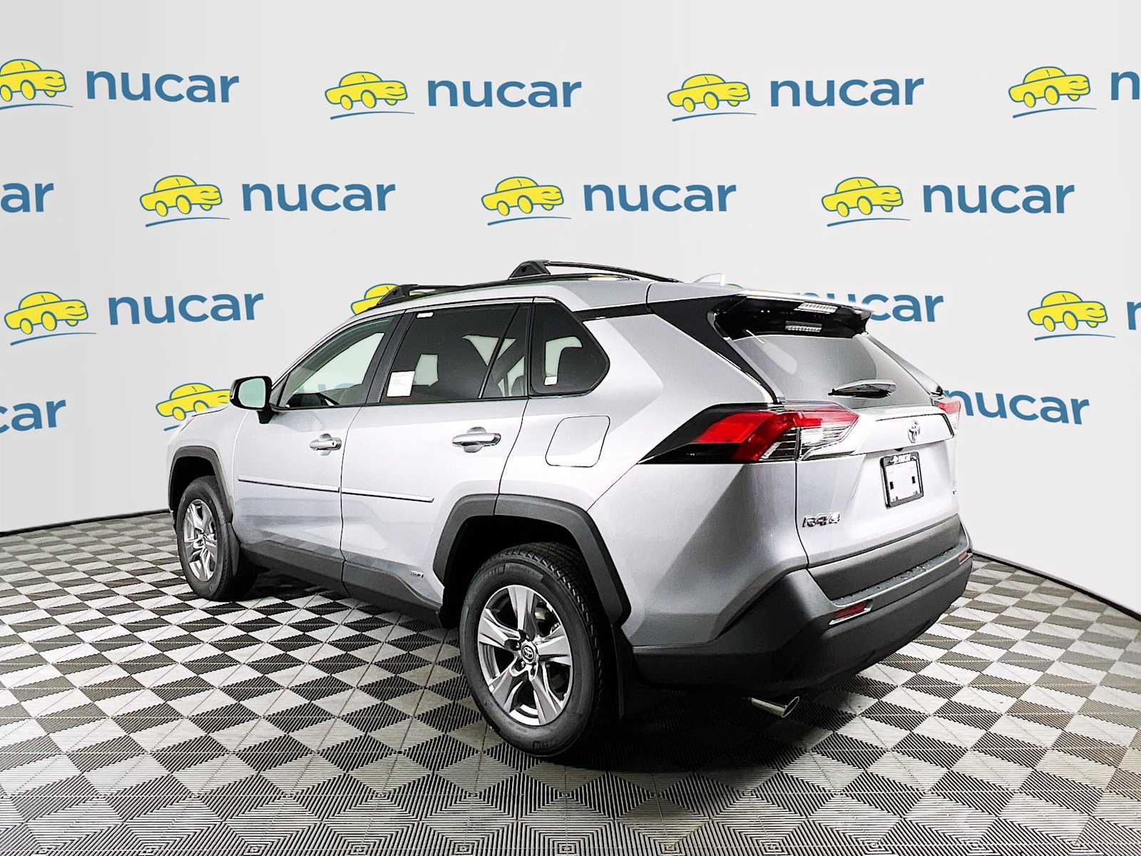 2025 Toyota RAV4 Hybrid LE - Photo 4