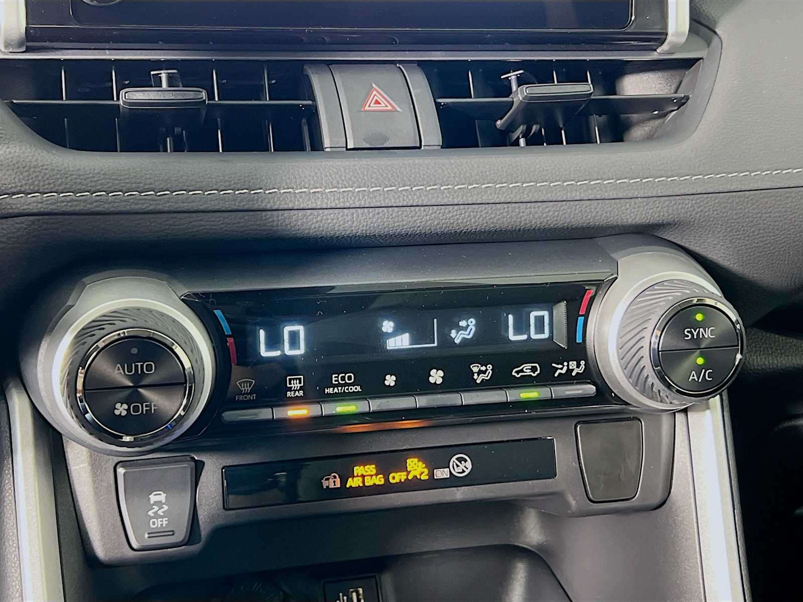 2025 Toyota RAV4 Hybrid LE - Photo 10