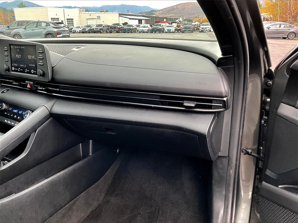 2025 Hyundai Elantra SEL Sport - Photo 13