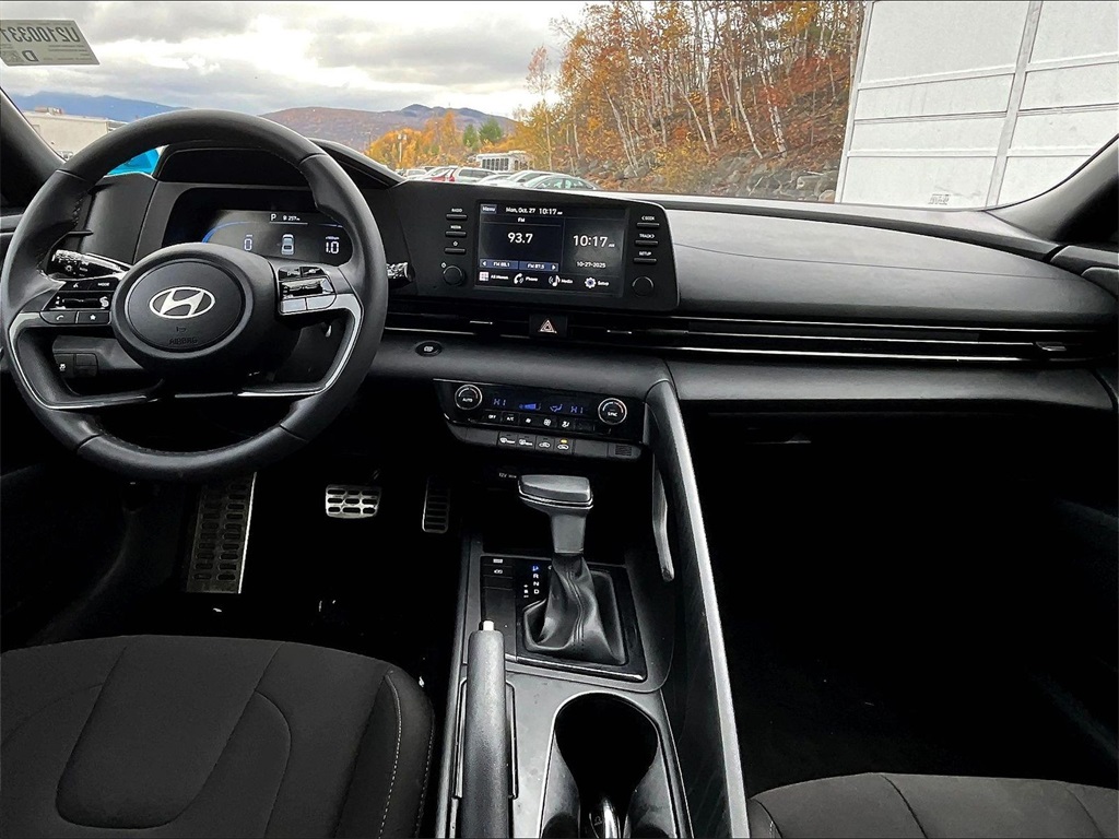 2025 Hyundai Elantra SEL Sport - Photo 21