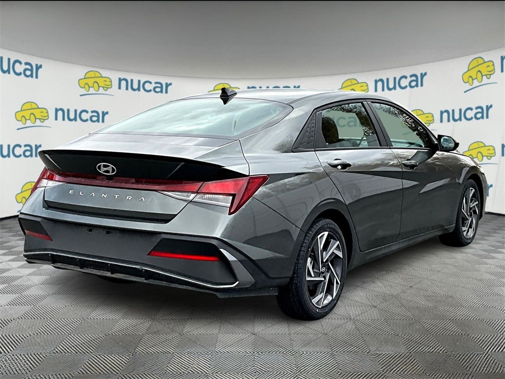 2025 Hyundai Elantra SEL Sport - Photo 6