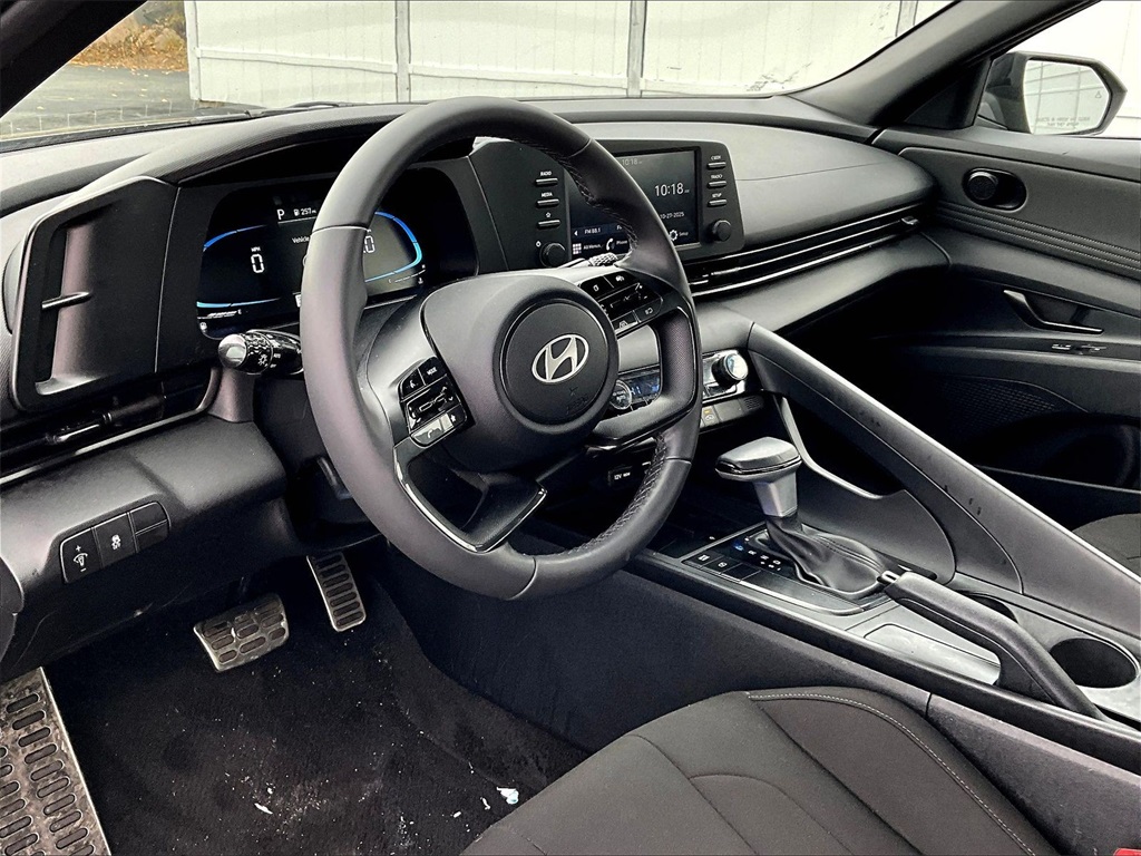 2025 Hyundai Elantra SEL Sport - Photo 8