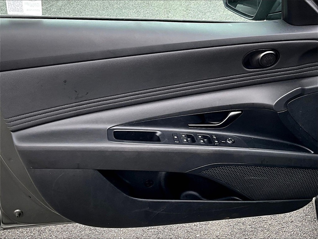 2025 Hyundai Elantra SEL Sport - Photo 9