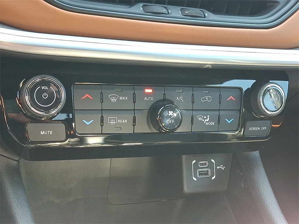 2025 Jeep Compass Limited - Photo 12