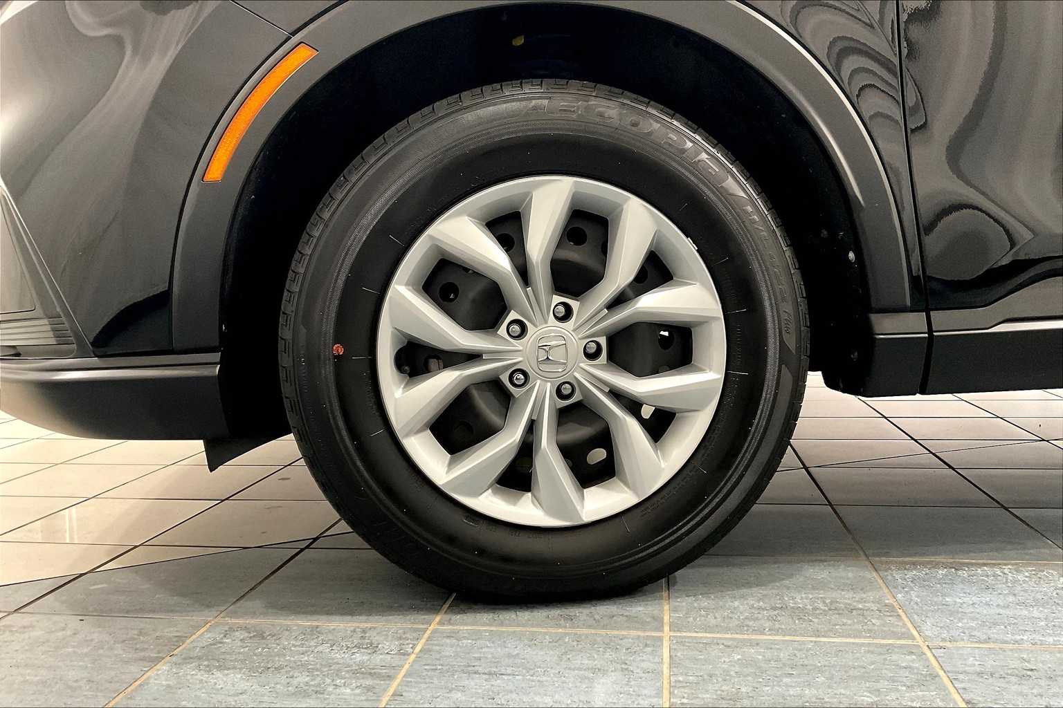 2023 Honda CR-V LX - Photo 7