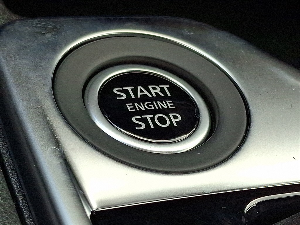 2025 Nissan Sentra SV - Photo 13