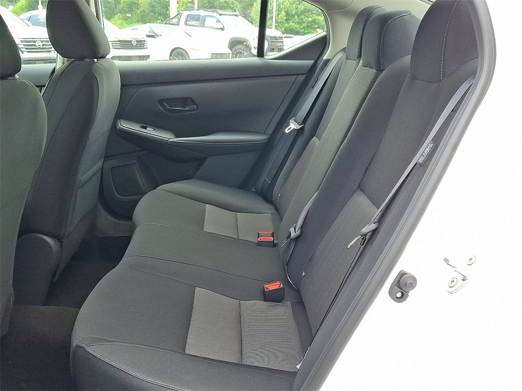 2025 Nissan Sentra SV - Photo 6