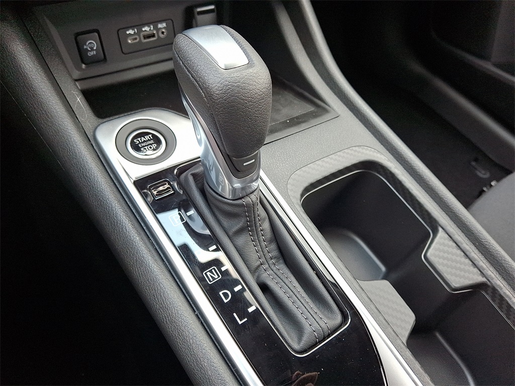 2025 Nissan Sentra SV - Photo 8
