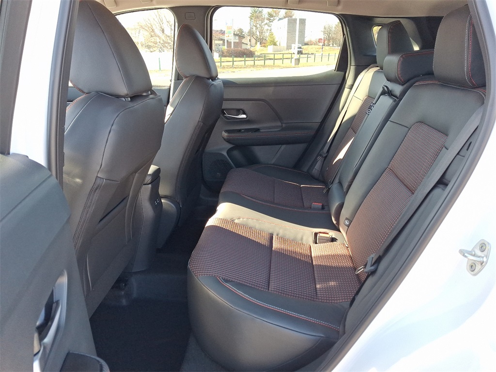 2025 Nissan Kicks SR - Photo 6